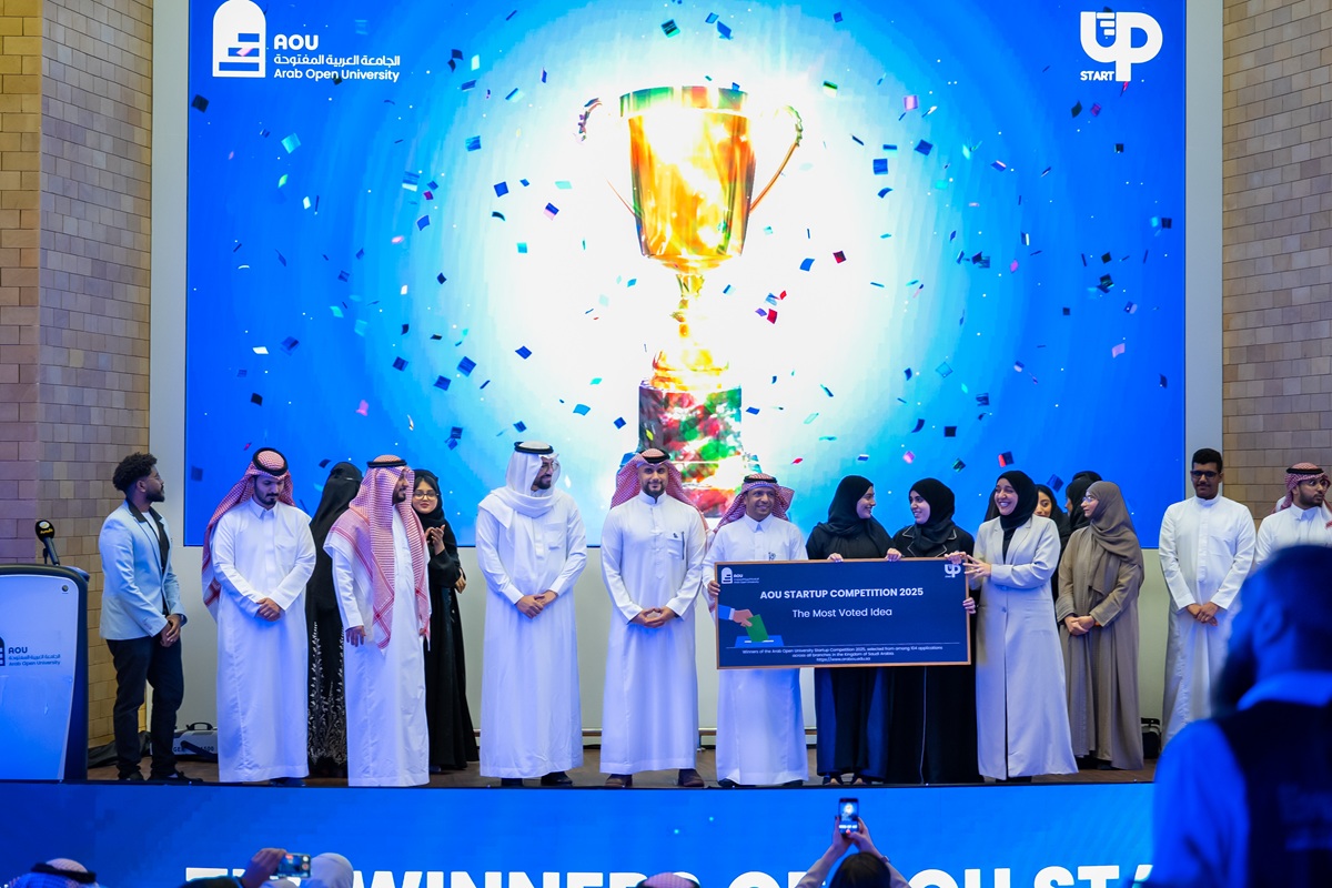 Prince Khaled bin Alwaleed at Arab Open University startup competition (5)