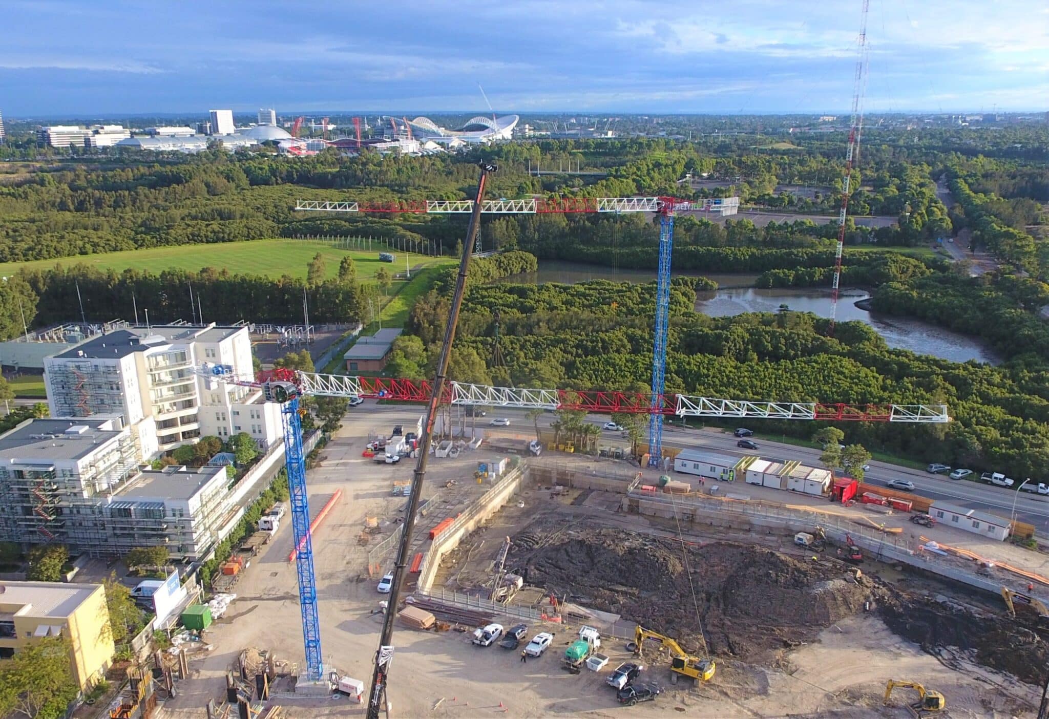 Strictly Cranes erects three new Raimondi tower cranes at Sydney waterfront development