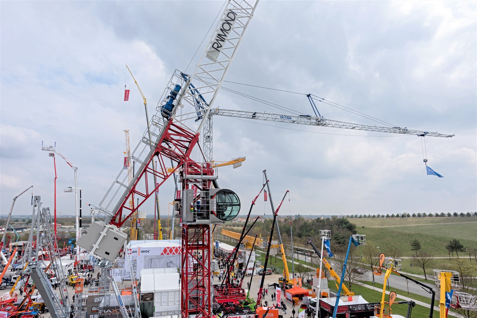 Raimondi Cranes presents new products at Bauma 2019