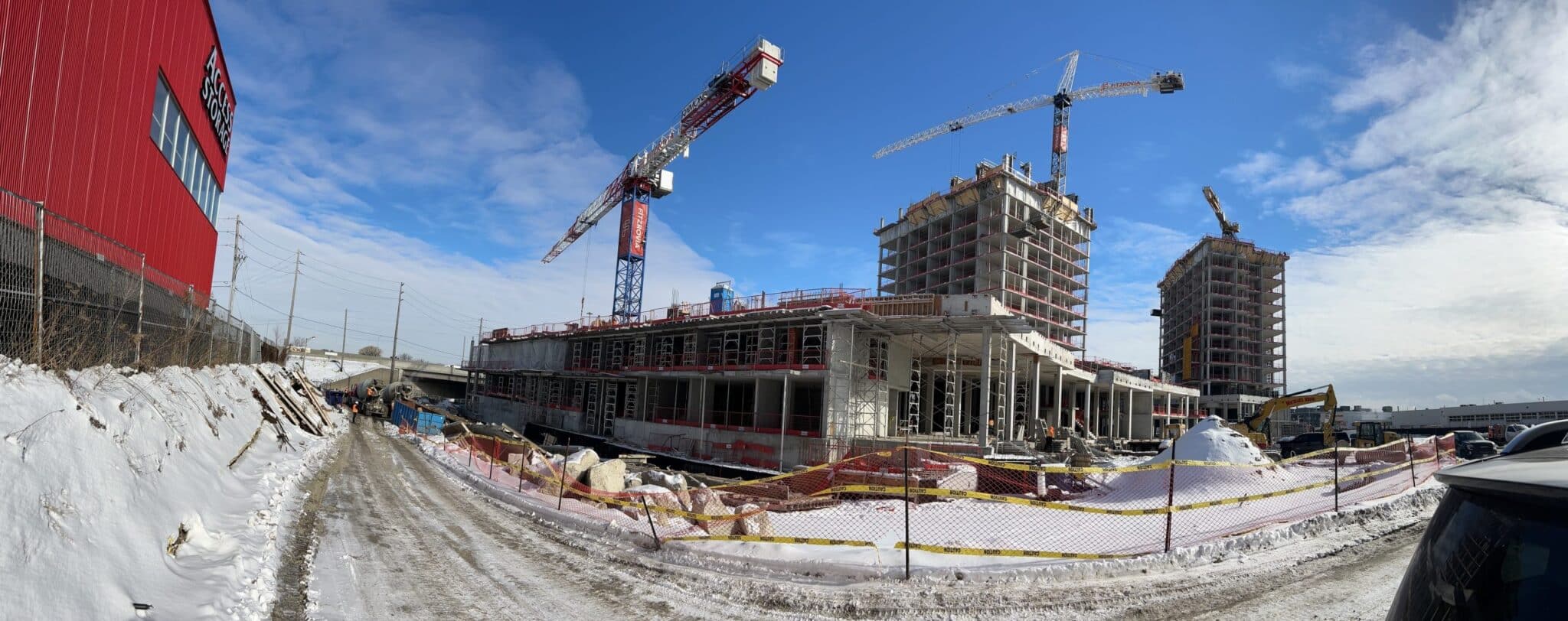 Two Raimondi flat-tops at work on new building cluster in Toronto