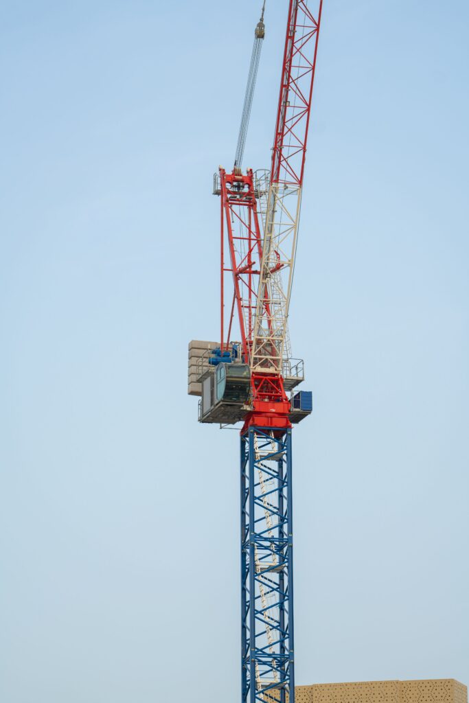 Raimondi LR273 luffing jib crane Dubai
