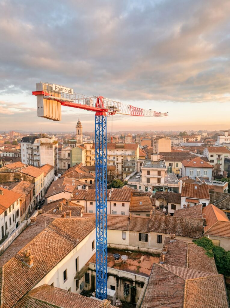 Raimondi T87 flat-top tower crane supports historic redevelopment project in Northern Italy