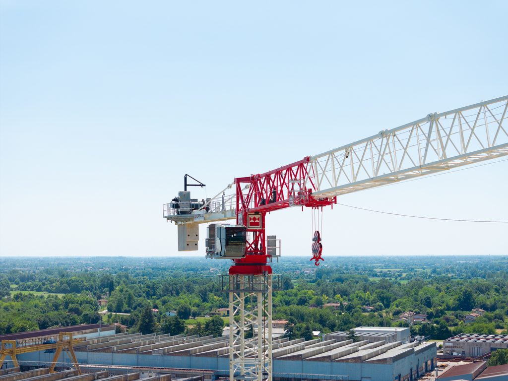The CTT 392-16t, with a 75m jib and a 3.52t tip load at maximum radius, delivers excellent load charts across all configurations