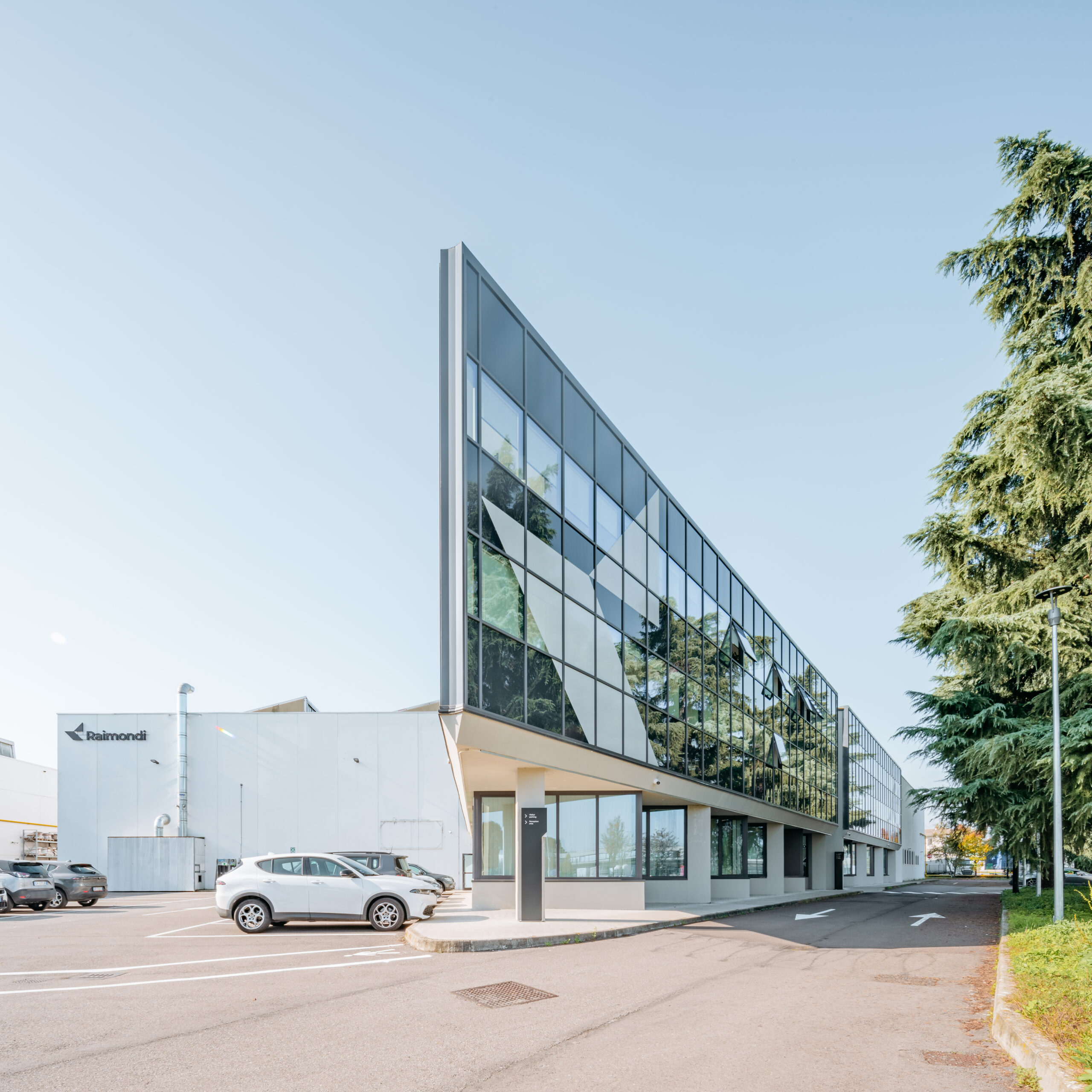 In Pictures: Raimondi Group welcomes Cranbalt and H2 Supply to Arluno as Scandinavian presence flourishes